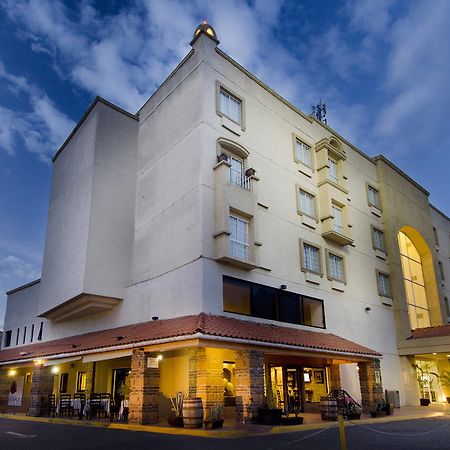 Hotel Suites Mexico Plaza Leon Campestre Exterior foto