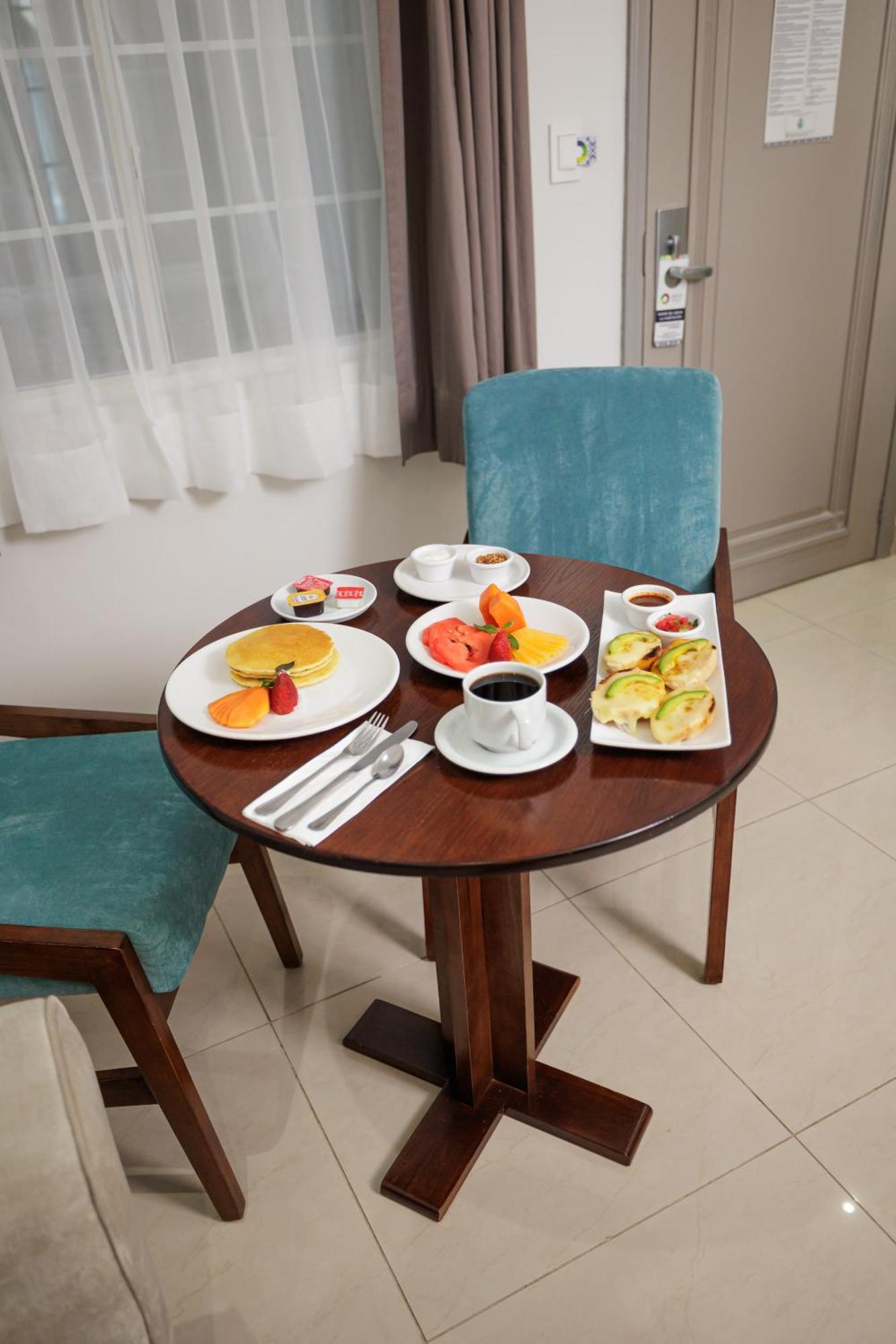 Hotel Suites Mexico Plaza Leon Campestre Exterior foto