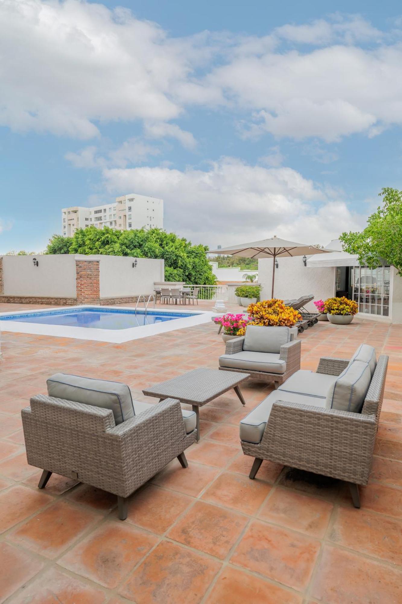 Hotel Suites Mexico Plaza Leon Campestre Exterior foto